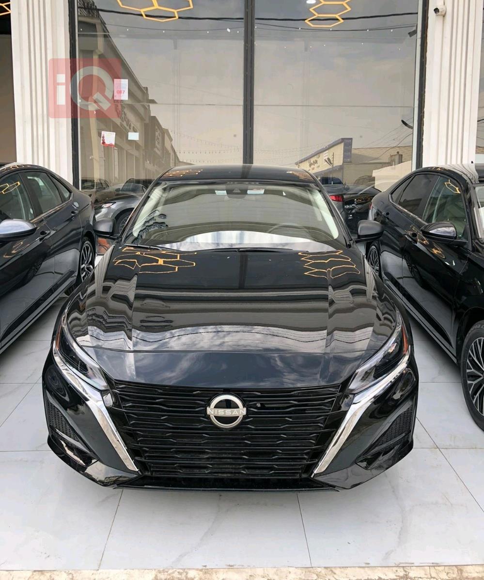 نيسان ألتيما